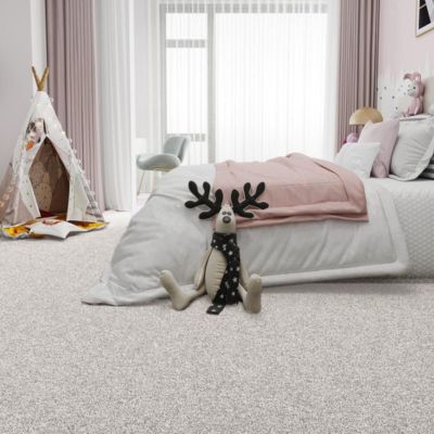 plush carpets in a kids Irvine bedroom